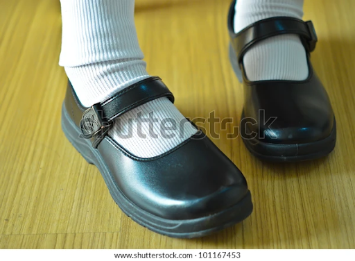 DPES Girls Shoes.png