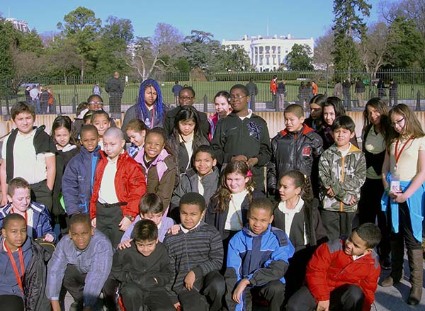 students-in-front-of-Whitehouse.jpg
