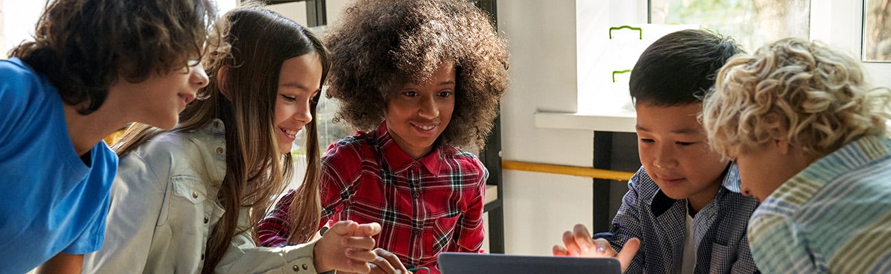 middle school students building robotics